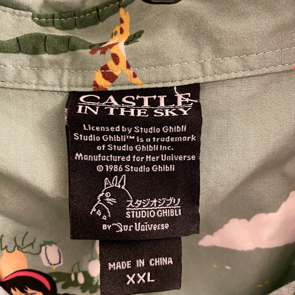 Castles In The Sky Scenic Woven Button Up BoxLunch Exclusive Size XXL - Picture 4 of 7